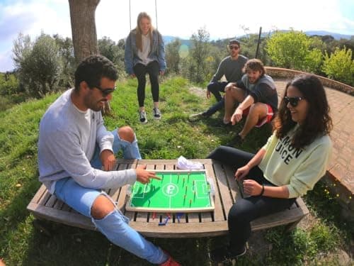 PLAKKS Tischfussball Brettspiel für alle Altersgruppen | Holzspiel | Lern- und Geschicklichkeitsspiele | Kreatives Famil